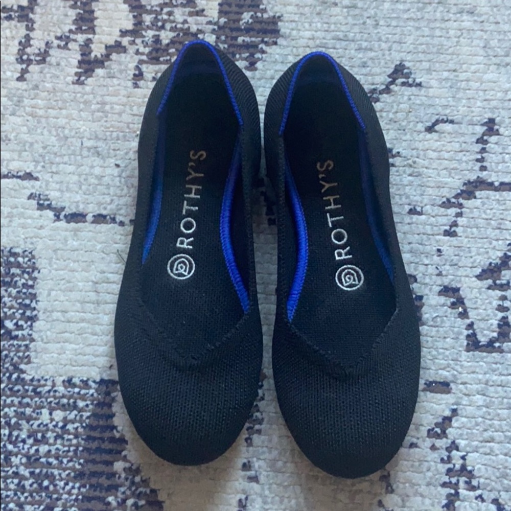 Black Round Toe Rothy’s Flats - Size 6 - Black